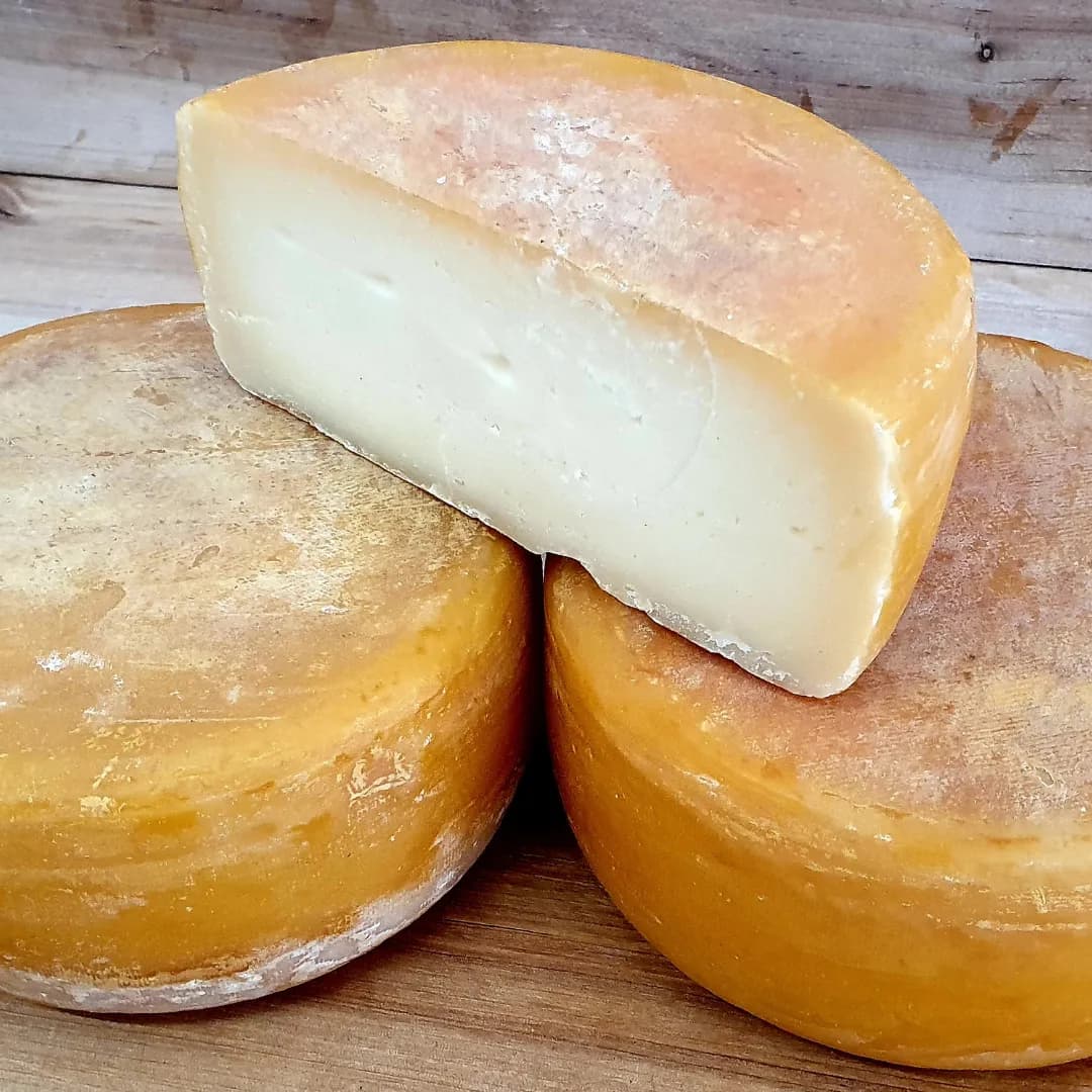 Ser Hrabiny (lokalny ementaler) ok. 300 g