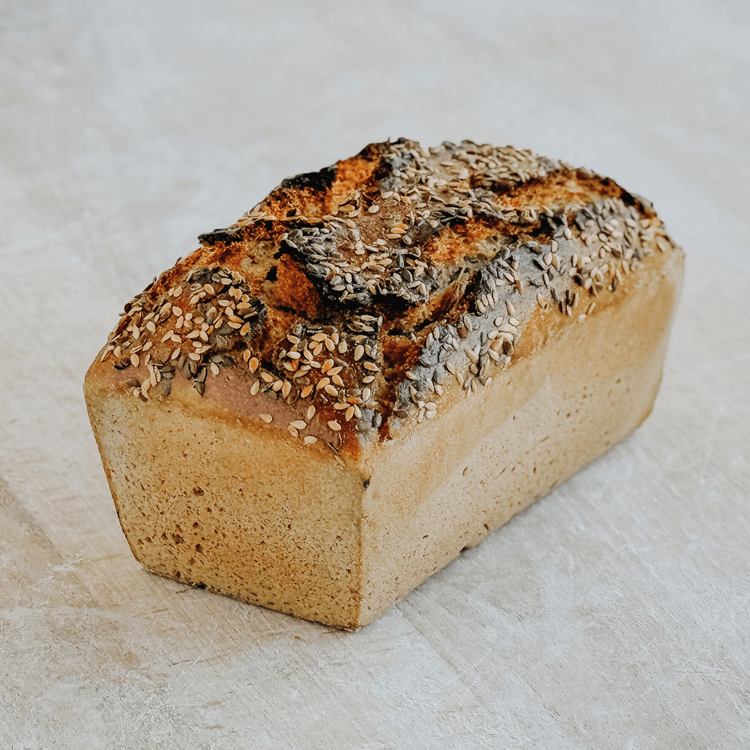 Chleb z siemieniem żytni pytlowy na zakwasie naturalnym 720 g