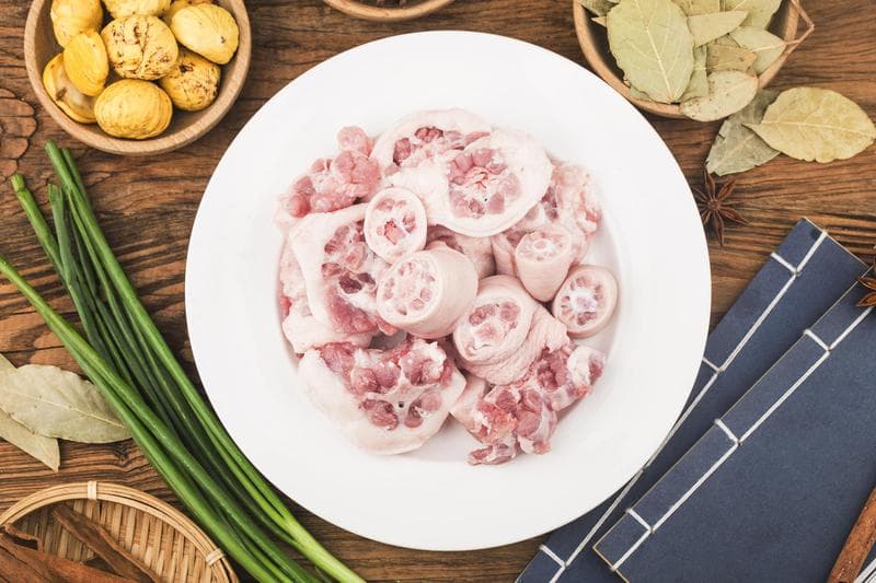 Ogon wieprzowy w całości 1 kg