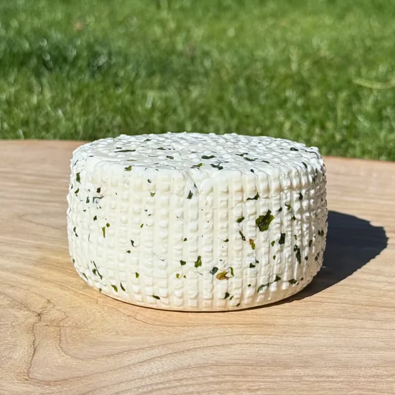 Serek podpuszczkowy z czosnkiem niedźwiedzim (300-330 g)