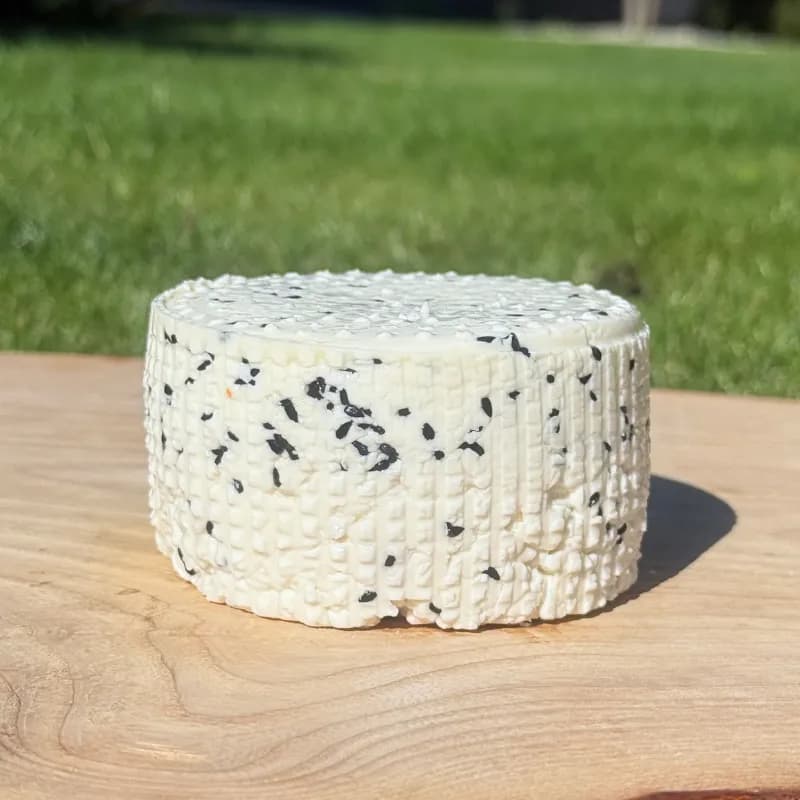 Serek podpuszczkowy z czarnuszką (300-330 g)